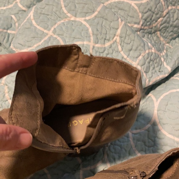 Cute booties! - Picture 4 of 5